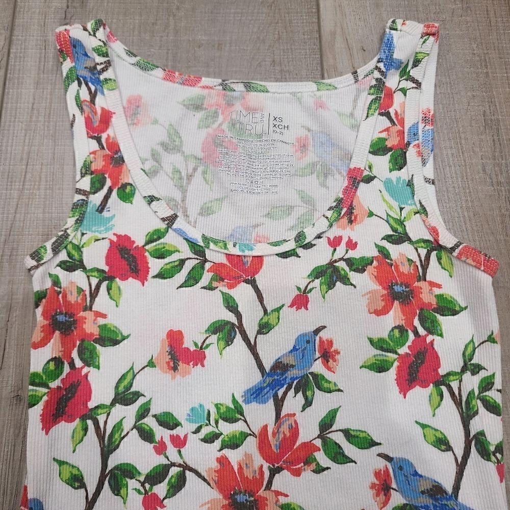 Set of 2 XS Women's Tank Tops - Picture 2 of 8
